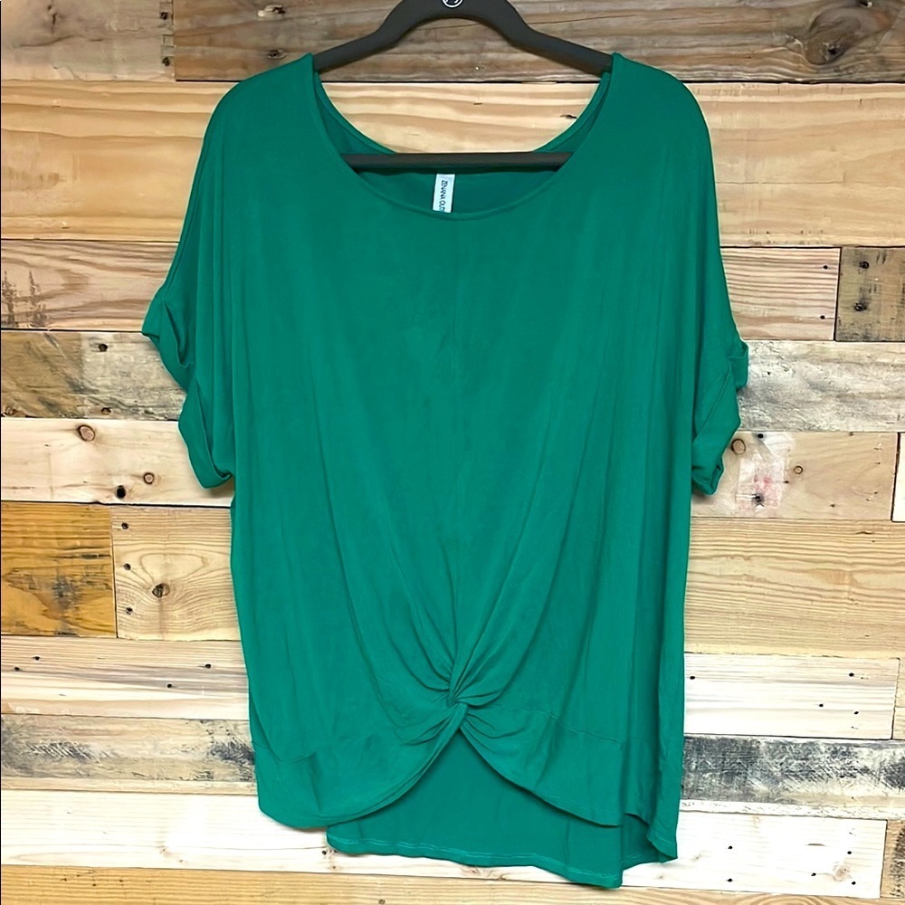 Zenana Outfitters size 2X Green Short Sleeve Tie Front Lightweight Blouse